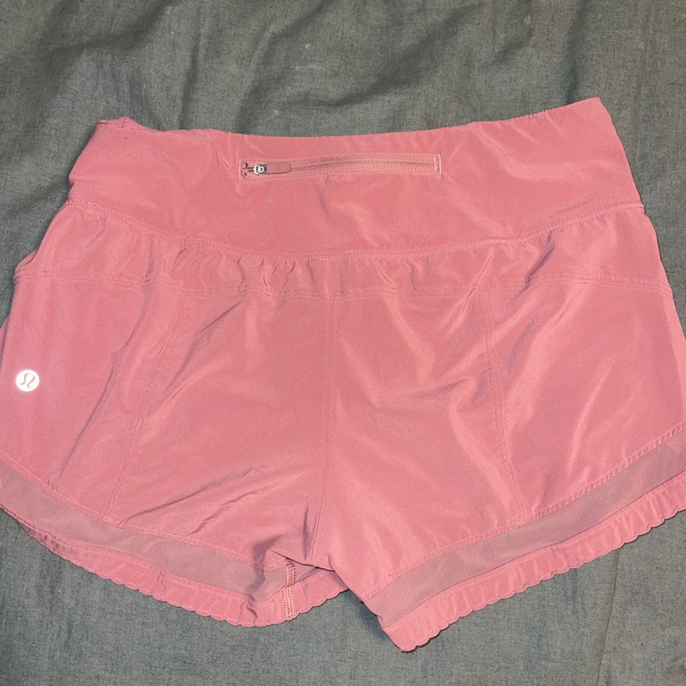 Lululemon shorts 🍋